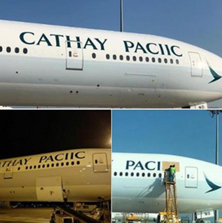 la Cathay Pacific sbaglia nome su livrea aereo e stampa 'CATHAY PACIIC' © ANSA