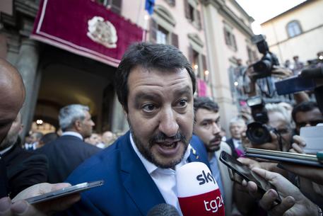 Bagno folla Salvini a Viterbo, star alla Festa di Santa Rosa © ANSA