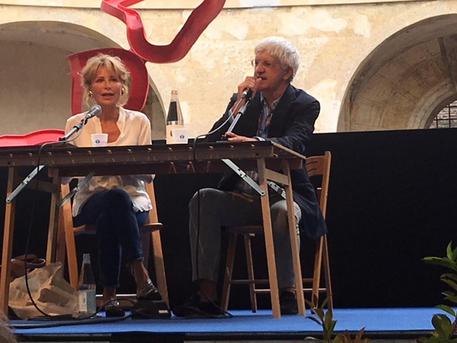 Lilli Gruber e Beppe Severgnini al Festivaletteratura di Mantova © ANSA