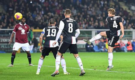 Torino-Juventus 0-1: al 25' st De Ligt sblocca il derby. Splendido il pallone servito da Higuain all'olandese, che insacca facile. © ANSA