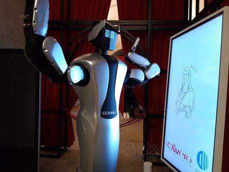 Arriva Amico, il robot che disegna la Gioconda   © Ansa
