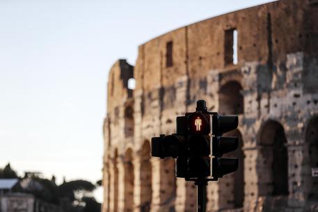 Colosseo: dal 1 novembre biglietto aumenta a 16 euro © ANSA