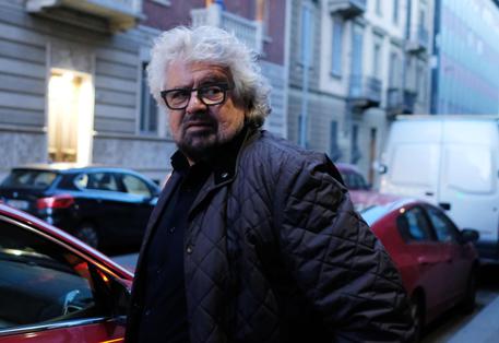 Beppe Grillo all'arrivo al teatro Colosseo di Torino © ANSA