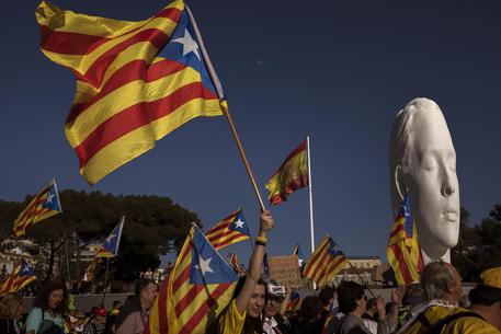 Indipendentisti catalani in piazza a Madrid © AP