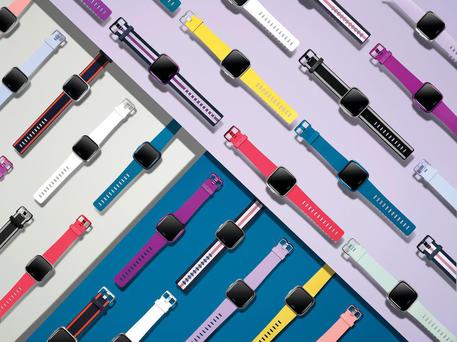 Fitbit, nuovo smartwatch e 3 smartband © ANSA