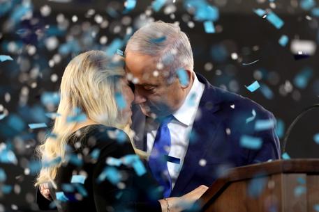 Benjamin Netanyahu e la moglie © EPA