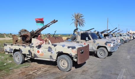 Mezzi militari dell'Esercito nazionale libico di Haftar © ANSA 