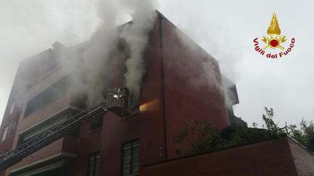 Incendio in appartamento a Imola, 4 persone tratte in salvo © ANSA