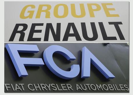 Una combo tra i loghi di Renault ed Fca © ANSA