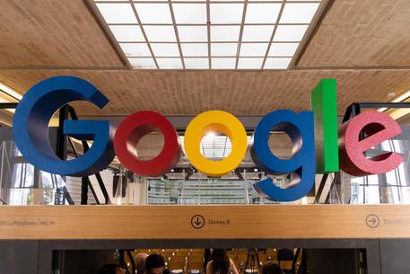 Francia, multa record da 500 mln euro contro Google © EPA
