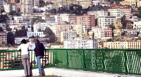 Una panoramica di case a Napoli © ANSA 