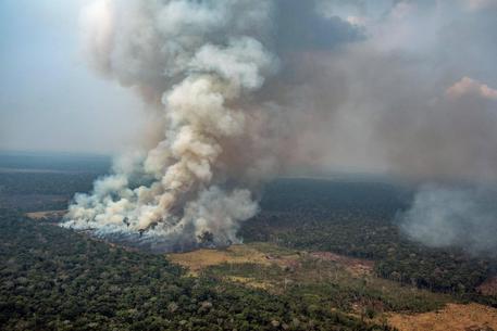 Amazon fire in Brazil © EPA