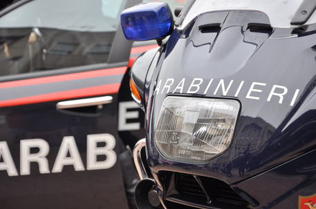 Moto e auto dei carabinieri © ANSA