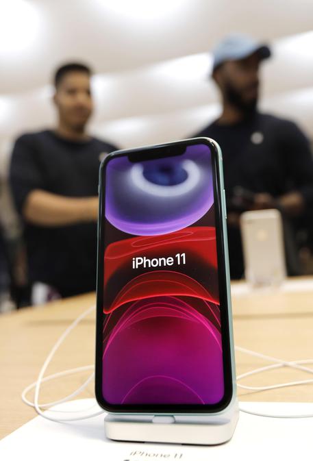 iPhone 11 on Sale in New York © 