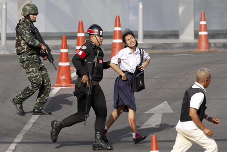 Soldier goes on shooting rampage, killing at least 21 in Nakhon Ratchasima © EPA