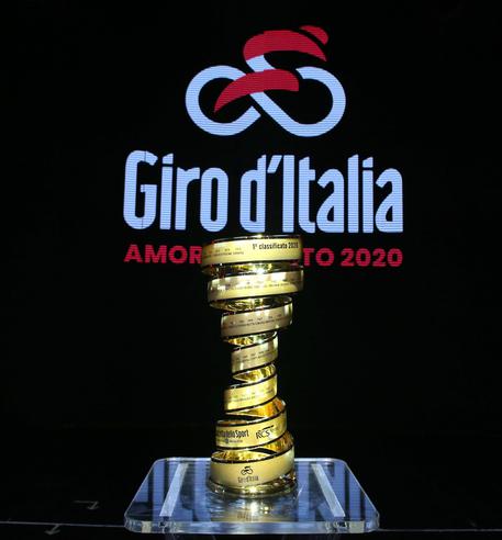 Il trofeo del Giro d'Italia © 