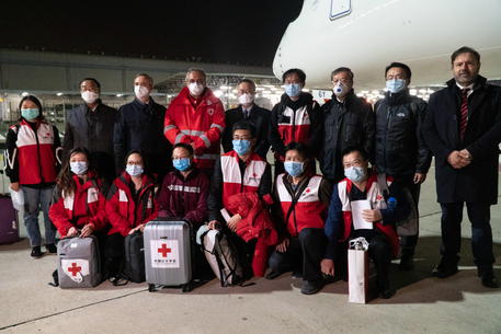 I medici cinesi arrivati in Italia © EPA