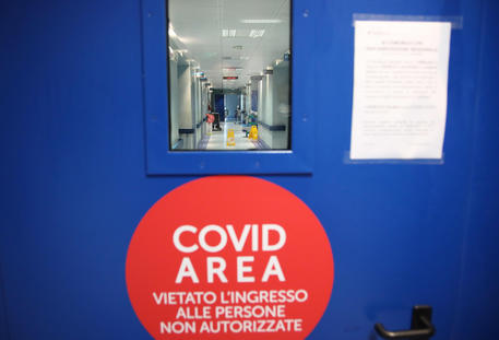 Il reparto Covid dell'ospedale Poliambulanza di Brescia in una foto d'archivio © ANSA