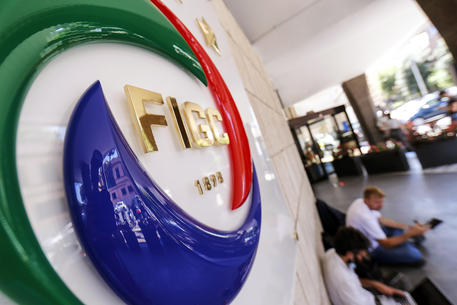 Il logo all'ingresso della sede della Figc (Federazione Italiana Gioco Calcio) a via Allegri © ANSA
