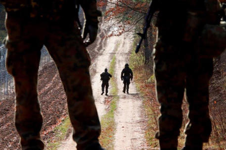 Militari al confine tra Bielorussia e Polonia © ANSA