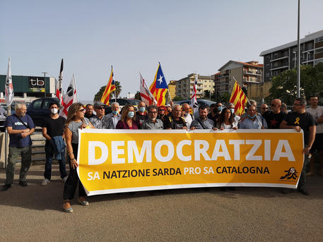 Puigdemont: protesta davanti Corte Appello Sassari © ANSA