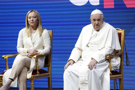 Meloni junto al Papa. El Pontífice participará en el segmento del G7 que se ocupe de IA