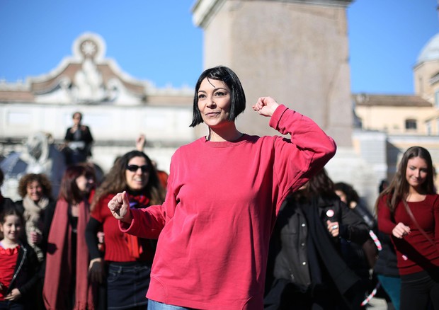 Donne in piazza del Popolo, a Roma, in occasione del 'One billion rising' © ANSA