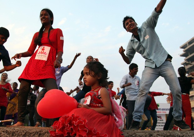 La danza di One billion rising a Mumbai © EPA