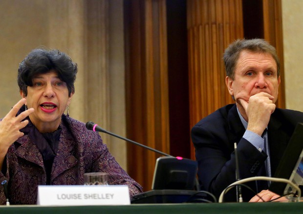 Luise Shelley, esperta di terrorismo e criminalità transnazionale e Lucio Caracciolo, direttore della rivista Limes © ANSA