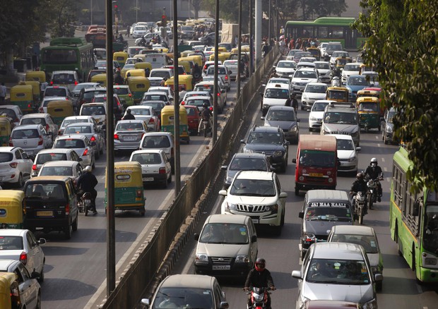 India: inquinamento Delhi, stop vendita diesel oltre 2000 cc © AP