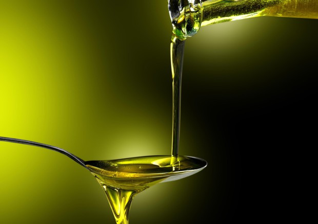 Olio extravergine di oliva (foto: ANSA)