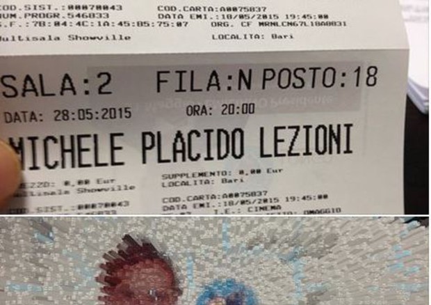 Il biglietto per la lezione di cinema di Michele Placido con sul retro un 'santino' elettorale © ANSA