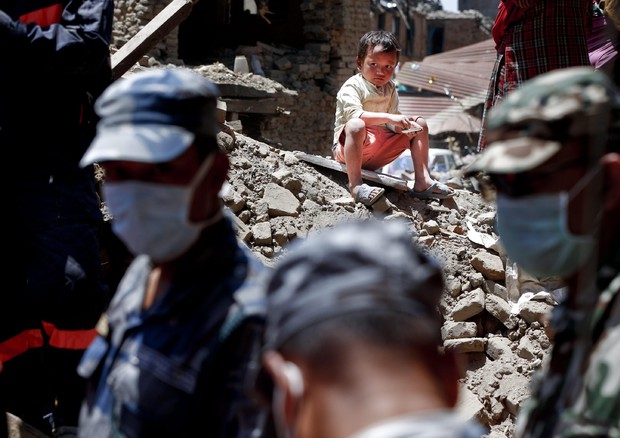 Nepal: salvate 2 persone a Gorkha dopo 10 giorni © EPA