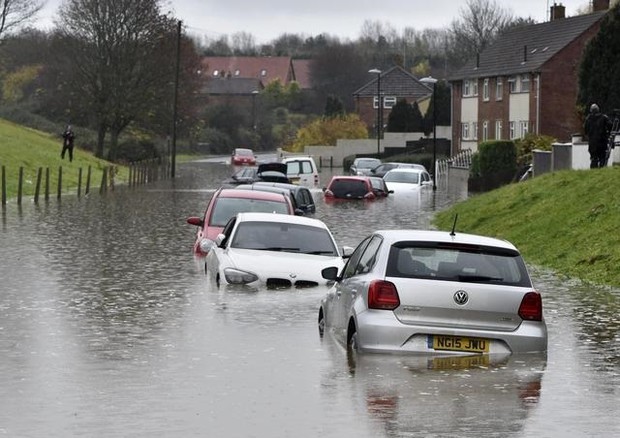 Maltempo, le 10 cose da fare in auto con rischio alluvione © ANSA