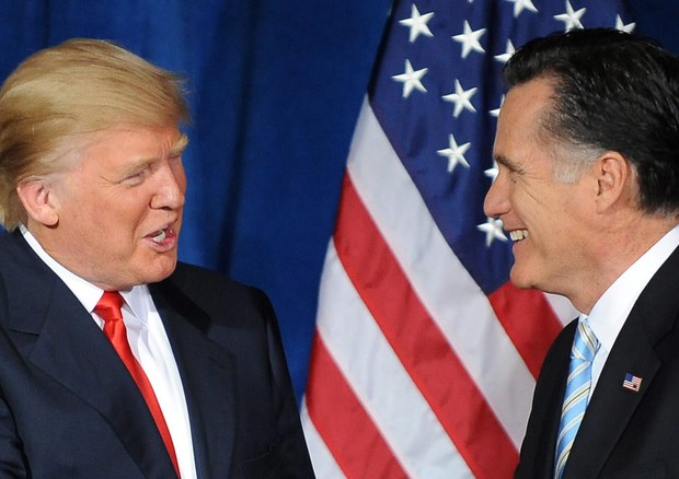 Mitt Romney e Donald Trump nel 2012 (foto: ANSA )