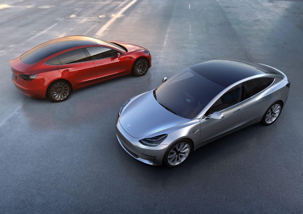 Tesla Model 3, svelata la berlina 'popolare' di Elon Musk © ANSA