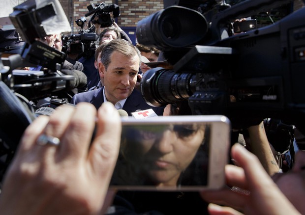 La campagna elettorale di Ted Cruz nel Bronx (foto: EPA)