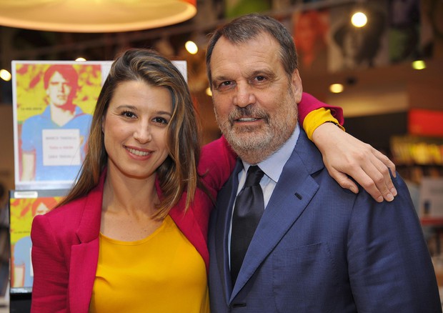 Marco Tardelli in posa insieme a sua figlia Sara (foto: ANSA)