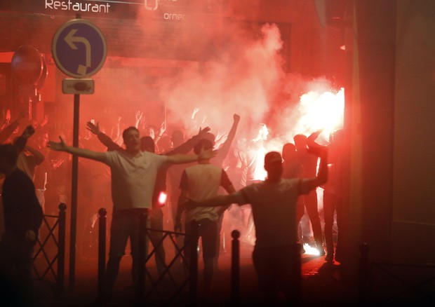 Euro 2016: a Lille ancora furia ultr, 36 arresti (foto: AP)