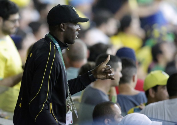 Bolt allo stadio per il Brasile (foto: AP)