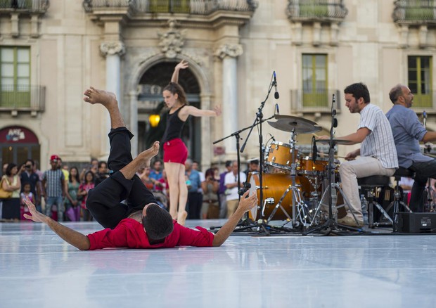 Torino Danza, il festival si muove come 'un essere vivente' © ANSA