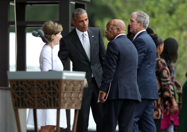Laura Bush, Barack Obama, John Lewis, George W Bush (foto: AP)