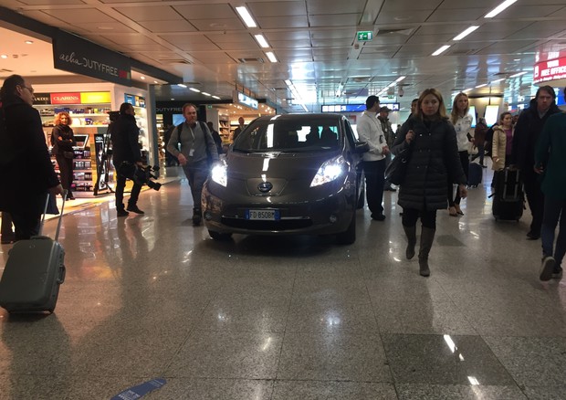 Elettrica Nissan Leaf sbarca in aeroporto Fiumicino © ANSA