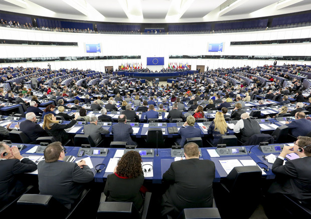 La plenaria dell'Europarlamento riunita a Strasburgo (ANSA)
