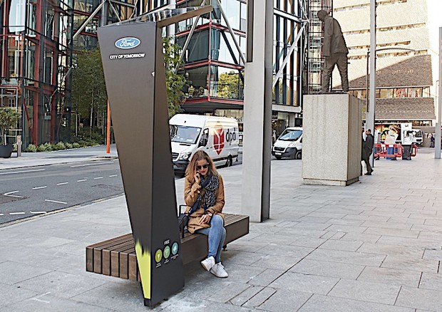 A piedi o in auto, wi-fi gratis a Londra con le Ford Bench © Ford