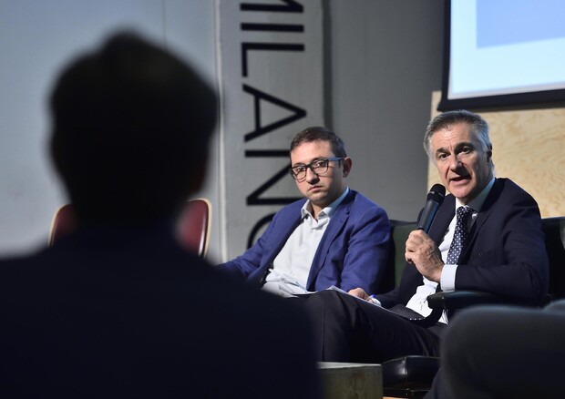 Alessandro Russo, presidente e AD del Gruppo Cap (s) e Fabio Santini, direttore Area Mercato dell'Energia di Utilitalia © ANSA