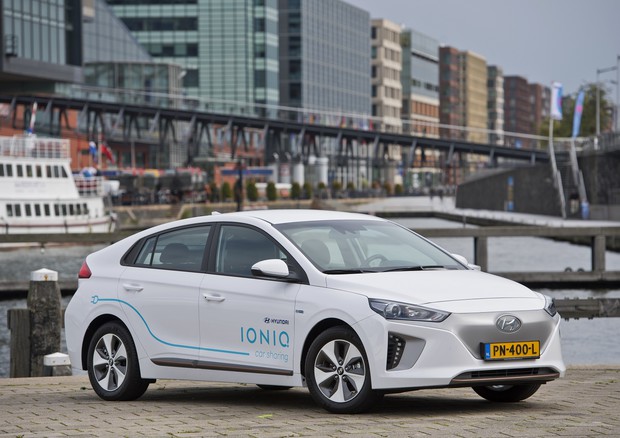 Hyundai lancia car sharing elettrico con Ioniq ad Amsterdam © ANSA