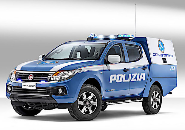 Fiat Fullback entra in servizio con la Polizia Scientifica © Fiat