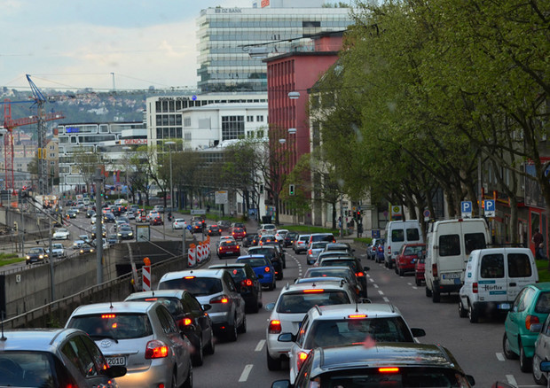 Monaco di Baviera e Barcellona metteranno al bando i diesel © ANSA