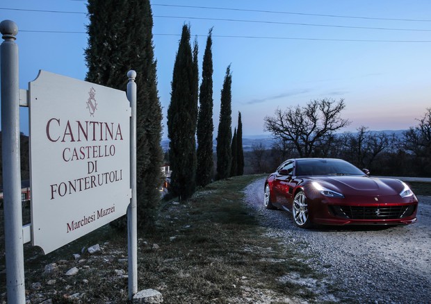 Ferrari: GTC4Lusso T, V8 turbo da 610 cv ora in consegna © ANSA